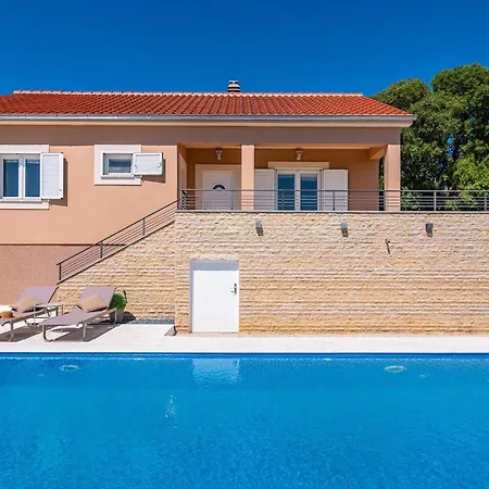 Mimi Prázdninový dům *